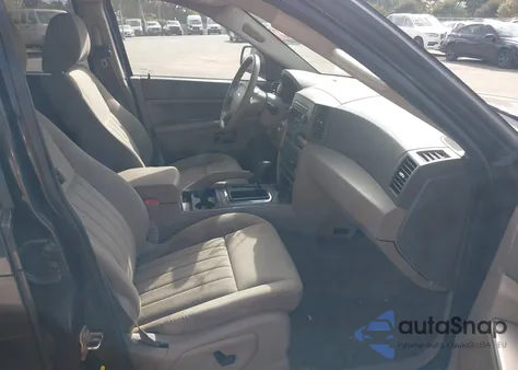 2005 Jeep Grand Cherokee Laredo z USA, uszkodzony, nr VIN 1J8HS48N75C545812